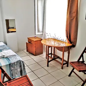 Otel Sirin, Kuşadası